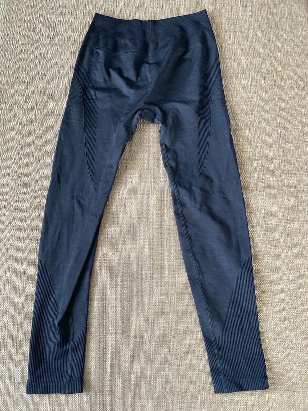 ALPHALETE WOMENS GRAY BLACK ESTIMATED SIZE XS LEGGINGS NO TAG IN LEGGINGS